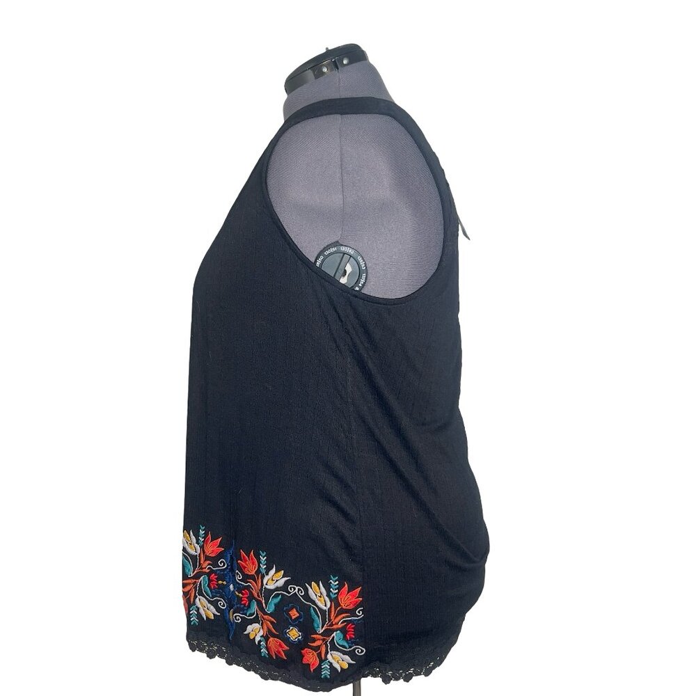Torrid Sleeveless Round Neck Embroidered-Bottom Top (Size 2X) - Picture 2 of 8